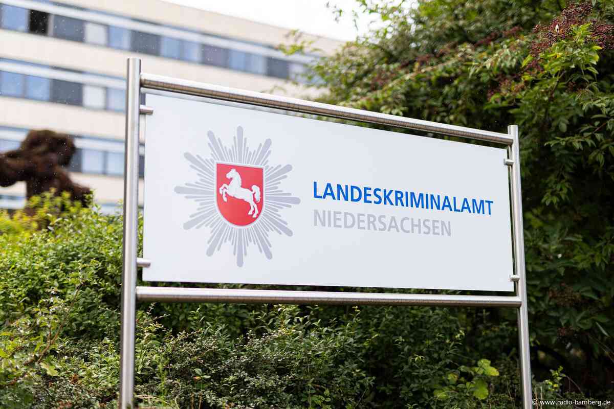 Bei 38. Freigang geflohen: Fahndung nach Mörder läuft