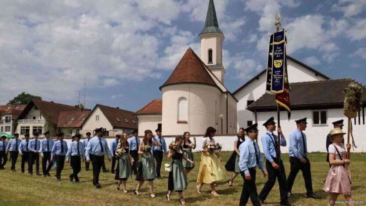 Freiwillige Feuerwehr feiert 150 Jahre mit Festumzug und Gottesdienst