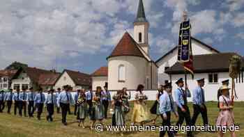Freiwillige Feuerwehr feiert 150 Jahre mit Festumzug und Gottesdienst