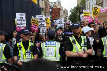 Tommy Robinson speaks to half-empty hall as protesters block Oxford Union debate