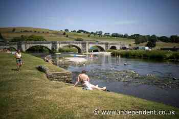 Amber heat health alerts issued as heatwave expected to hit UK