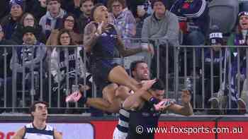 ‘Frustrations growing’: Shock burst stuns AFL’s No. 1 seed; epic Mark of Year contender — LIVE