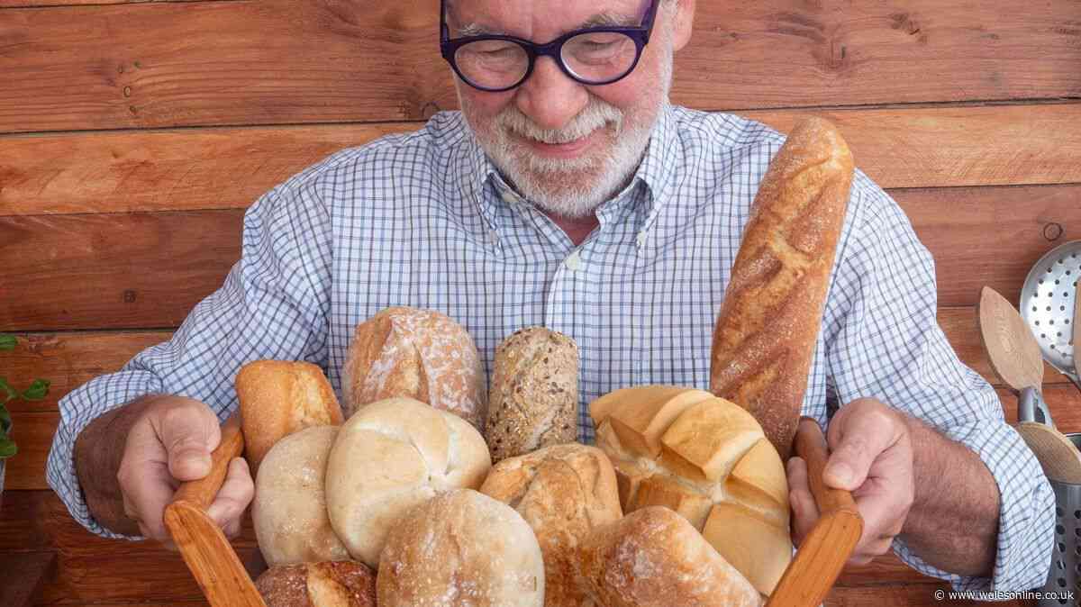 World's best baker's pro storage tip to keep fresh bread in hot weather – not tin