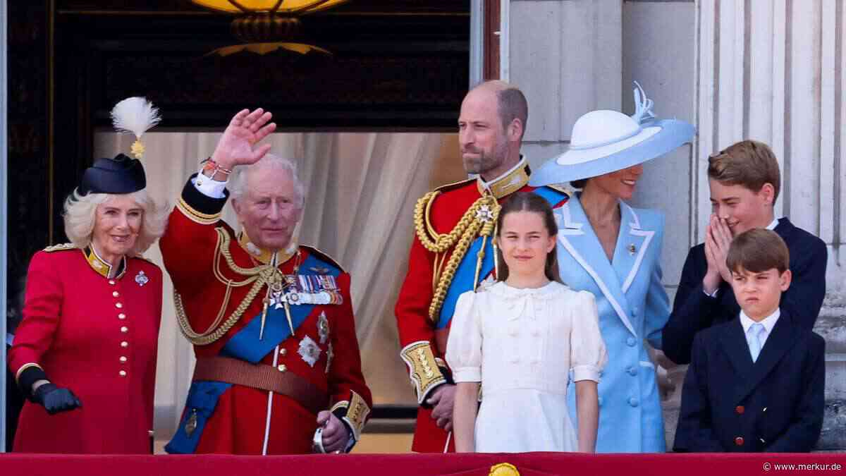 König Charles mit Freundschaftsarmbändern: Die rührende Geschichte, die ihn mit Enkelin Charlotte verbindet