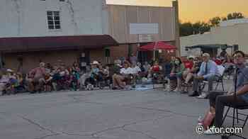 Hundreds brave heat as Luther board votes to pause new data centers