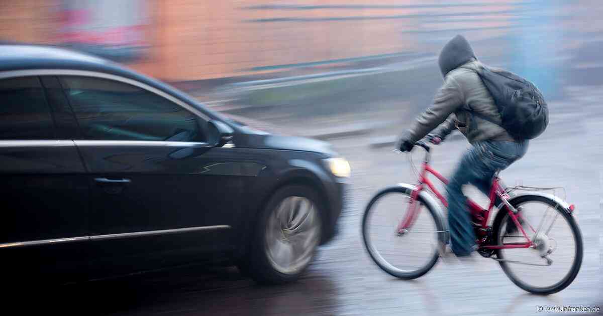 Fahrradfahrer (40) bei Unfall in Baunach über Motorhaube geschleudert