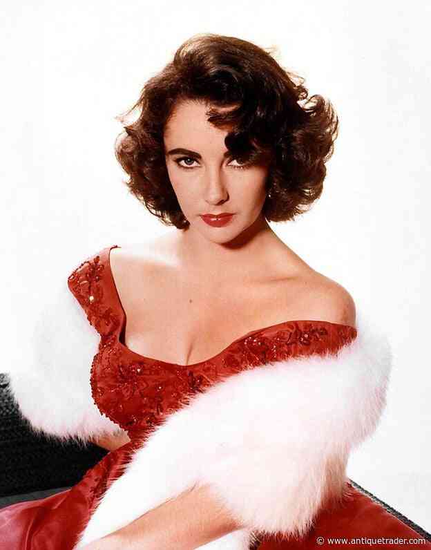 Elizabeth Taylor’s Handbag Sets Auction Record
