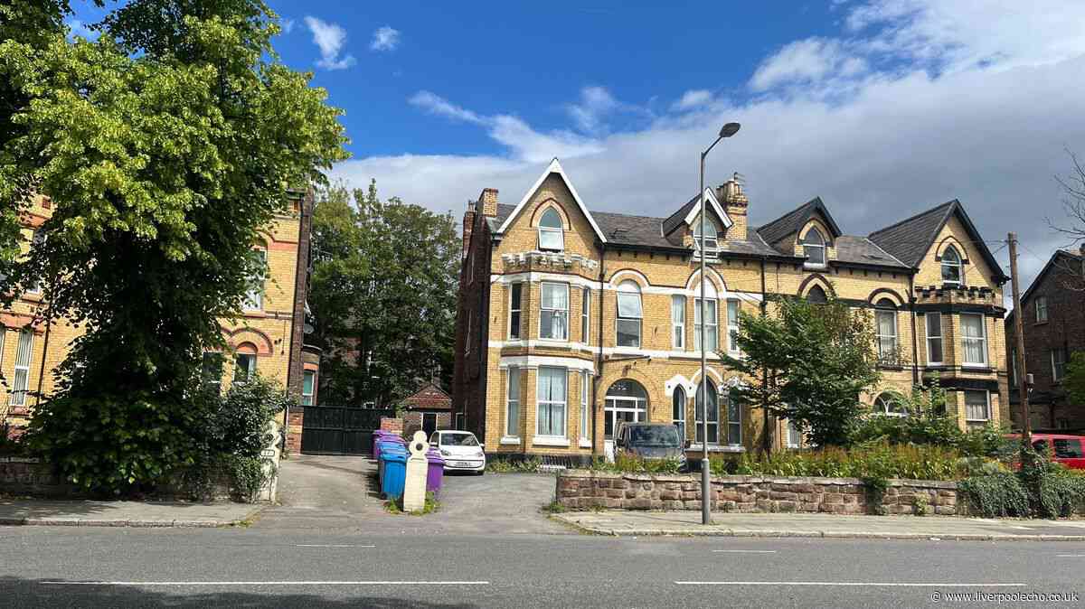 Man found dead in Toxteth flat as police descend on road