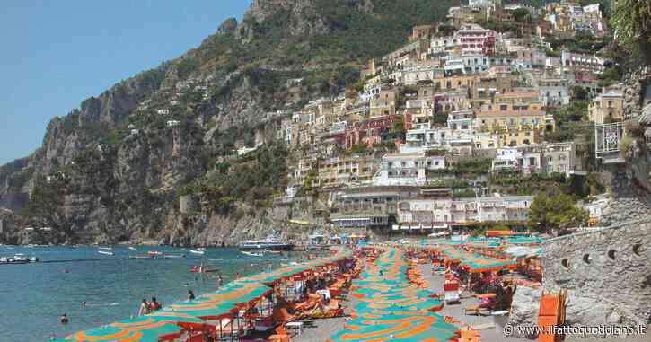 ‘Sistema Positano’, perquisizioni in Comune: la Procura indaga su presunte assegnazioni pilotate verso alcune ditte