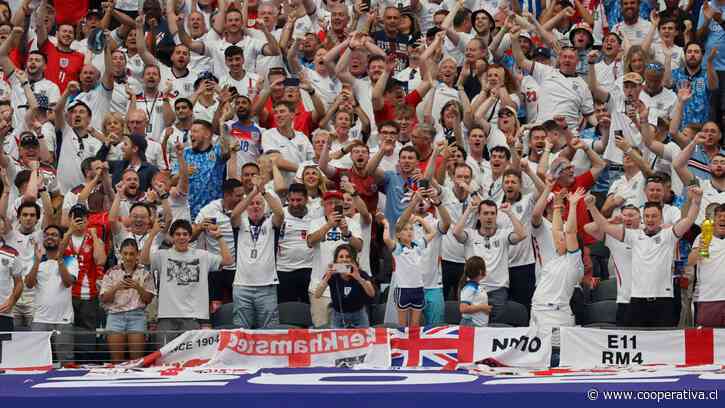Hinchada inglesa se lució con canción de Oasis por el triunfo ante Croacia