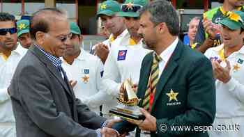 Cricket journalist and broadcast legend Qamar Ahmed dies aged 88