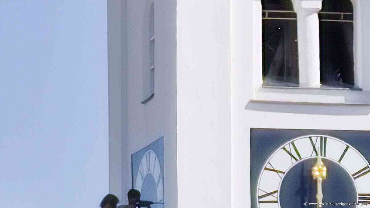 „IIII" statt „IV": Kirchturmuhr irritiert Leser – doch es ist kein Fehler