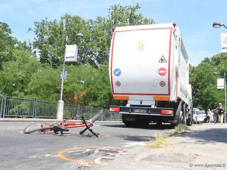 Reggio Emilia, 11enne muore travolto da un camion dei rifiuti mentre era in bici