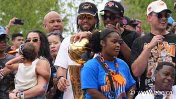 New York Knicks parade brings generations of fans into the streets
