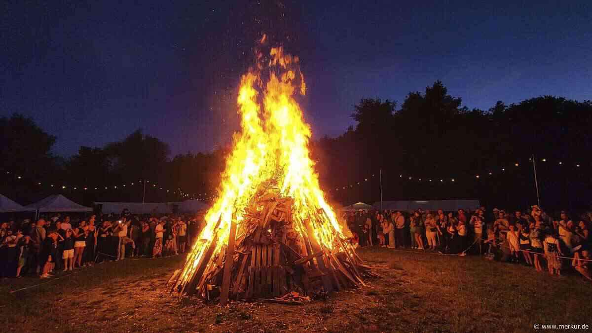 Die kürzeste Nacht des Jahres feiern: Wo in Bad Tölz-Wolfratshausen Sonnwendfeuer brennen