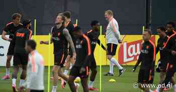 Oranje traint opnieuw met fitte selectie, in heel andere weersomstandigheden dan gisteren