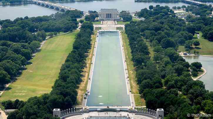 Interior Department compares Reflecting Pool algae to Iran's navy