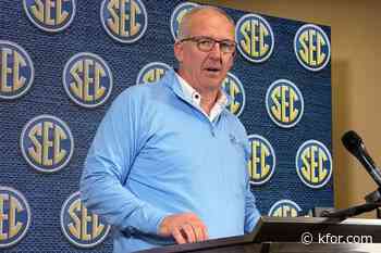College sports bill clears key Senate hurdle despite SEC, Big Ten opposition