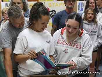 Former students, teachers bid farewell to Harvard Elementary