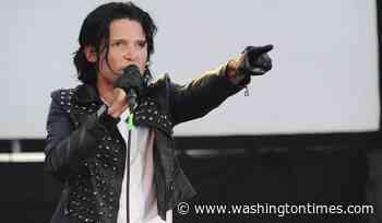Corey Feldman says food poisoning, not serious illness, caused in-flight medical scare