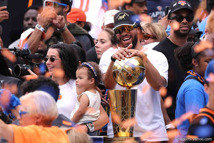 Jalen Brunson takes a dig at doubters at Knicks parade: 'Proved them wrong'