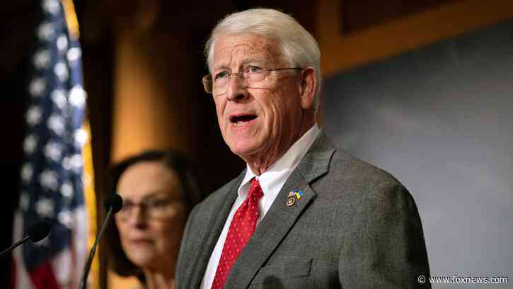 Top Senate Republican rips into Trump's Iran deal, says $300 billion makes Obama deal look like 'a pittance'