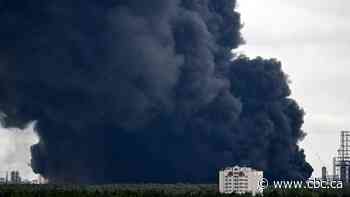 'Moscow will burn too,' Zelenskyy warns, as Ukraine and Russia exchange airstrikes
