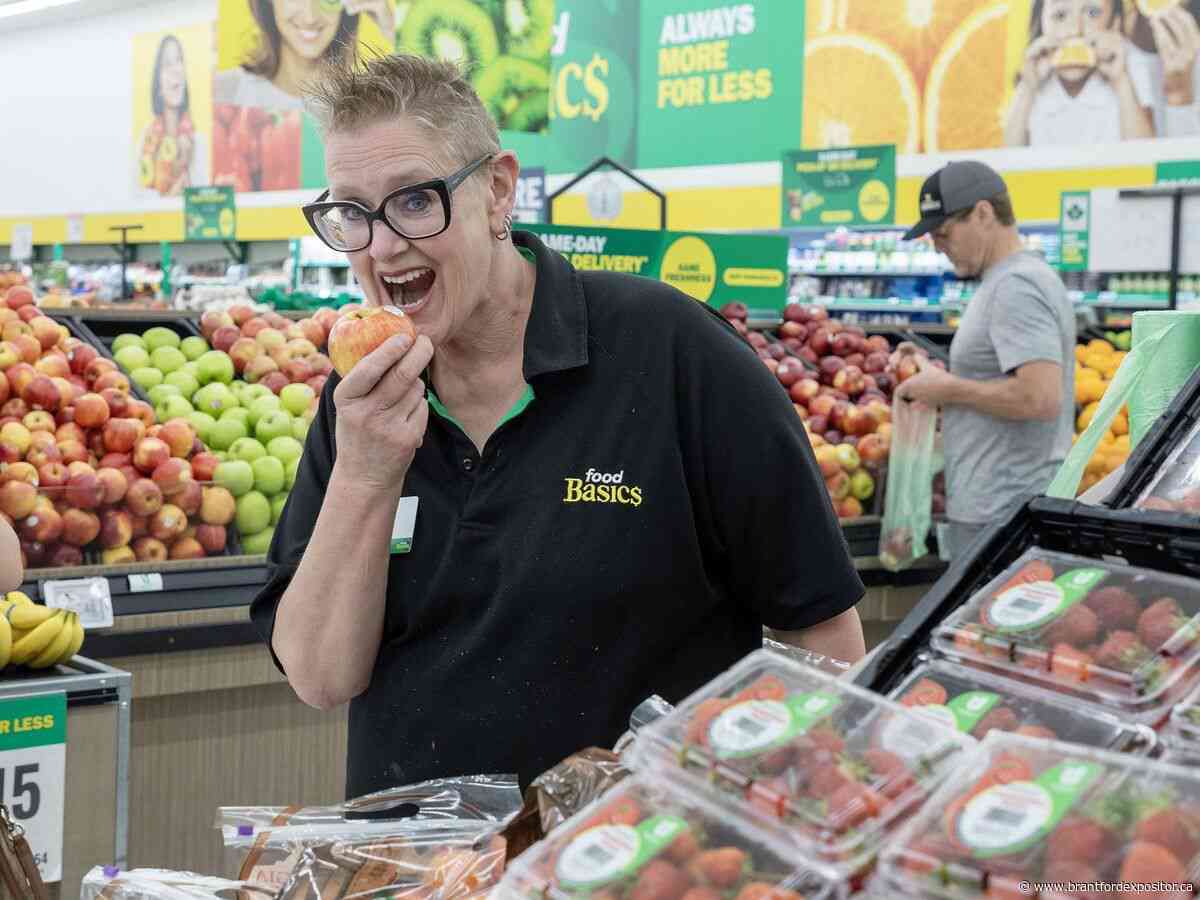 Province honours Brantford grocery store for supporting farmers