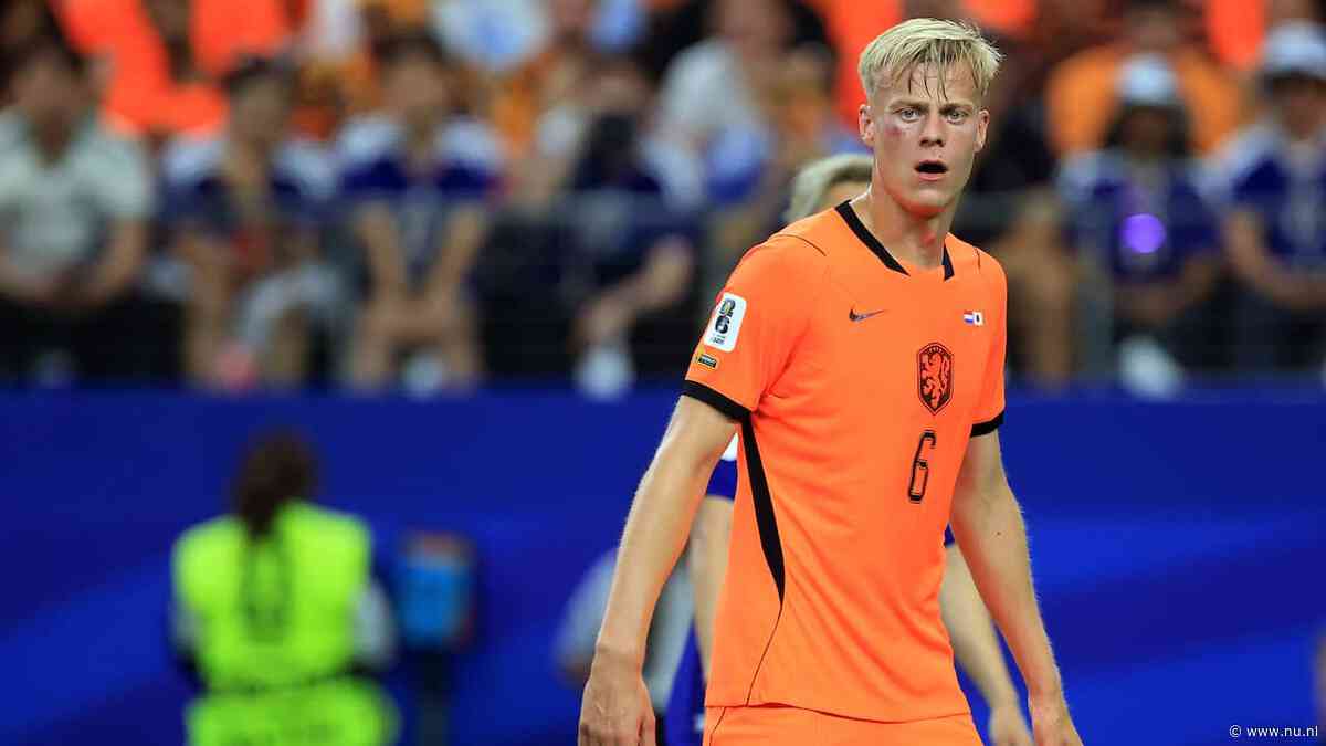 Van Hecke vlak voor WK-duel Oranje gepresenteerd bij Tottenham: 'Een droom'