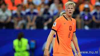 Van Hecke vlak voor WK-duel Oranje gepresenteerd bij Tottenham: 'Een droom'