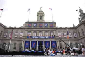 NYC officials roasted for embarrassing error with Knicks banners during victory parade