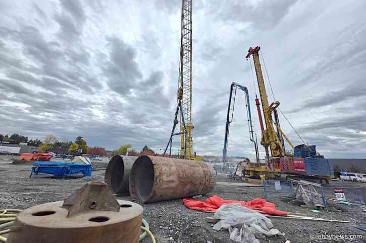 Federal government kicks in $5 billion for B.C. housing, infrastructure