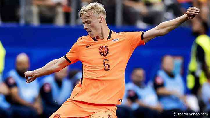 £52m Van Hecke on 'really strong connection' with De Zerbi
