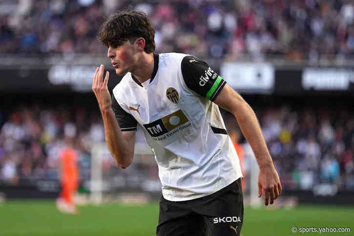Barcelona not pursuing immediate move for La Liga midfielder despite agent meeting