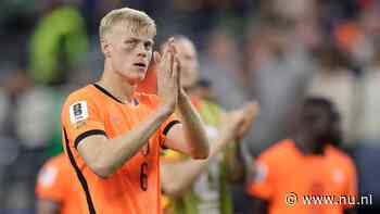 Van Hecke vlak voor WK-duel Oranje gepresenteerd door Tottenham: 'Een droom'