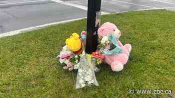 Residents in Saint-Hyacinthe, Que., mourn after 13-year-old cyclist killed by truck