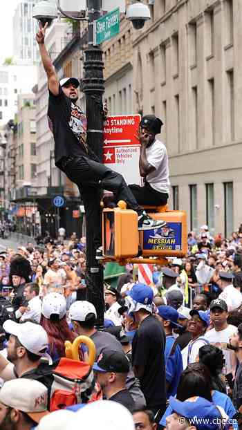 ‘Once in a lifetime’: NYC turns out for Knicks parade