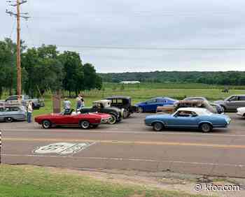 Route 66 Centennial Caravan stops in the metro