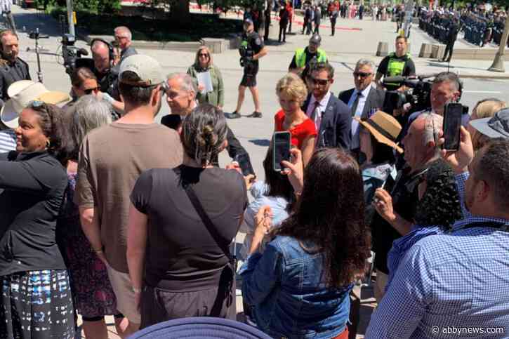 ‘I love Vernon’: Prime Minister tells visiting family