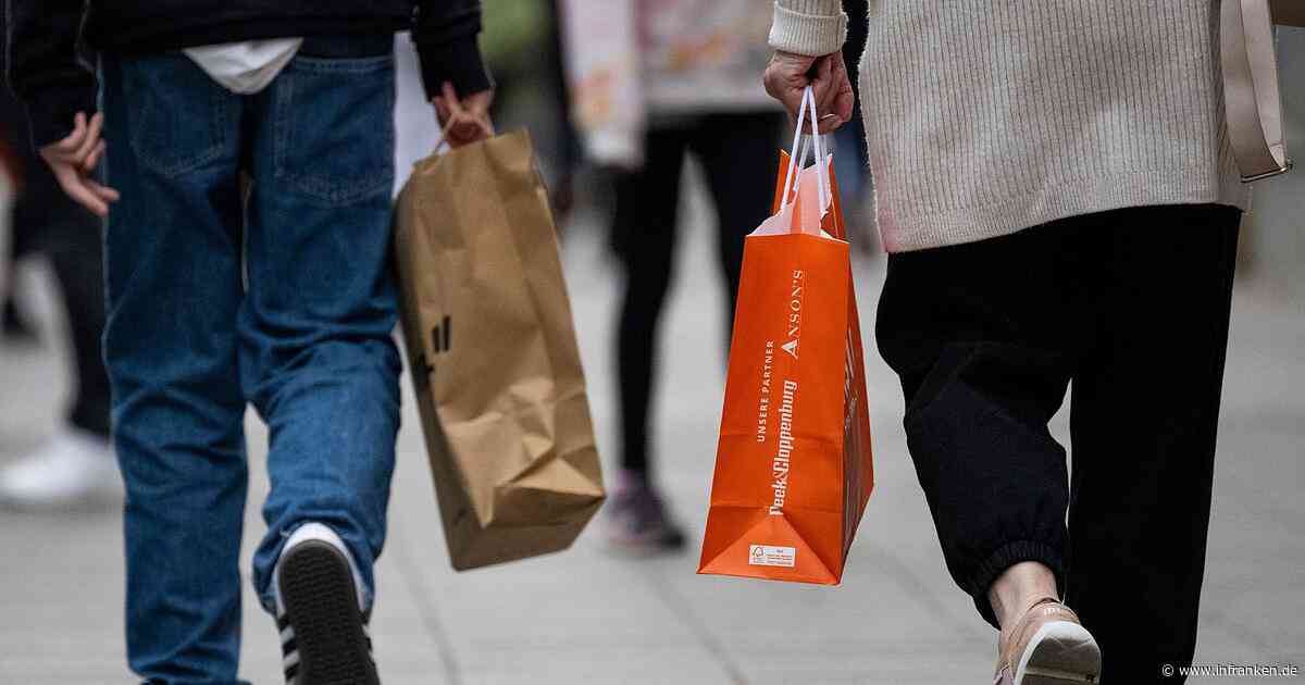 Bei Kleidung und Gastronomie wird am meisten gespart