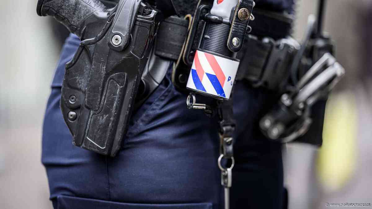 Politie lost schoten op inbreker in Rotterdam die met schaar op agenten afkwam