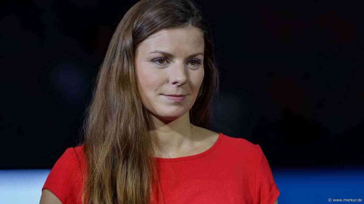 Schwerer Verlust und Krankheit: Die Schicksalsschläge von WM-Moderatorin Amelie Stiefvatter