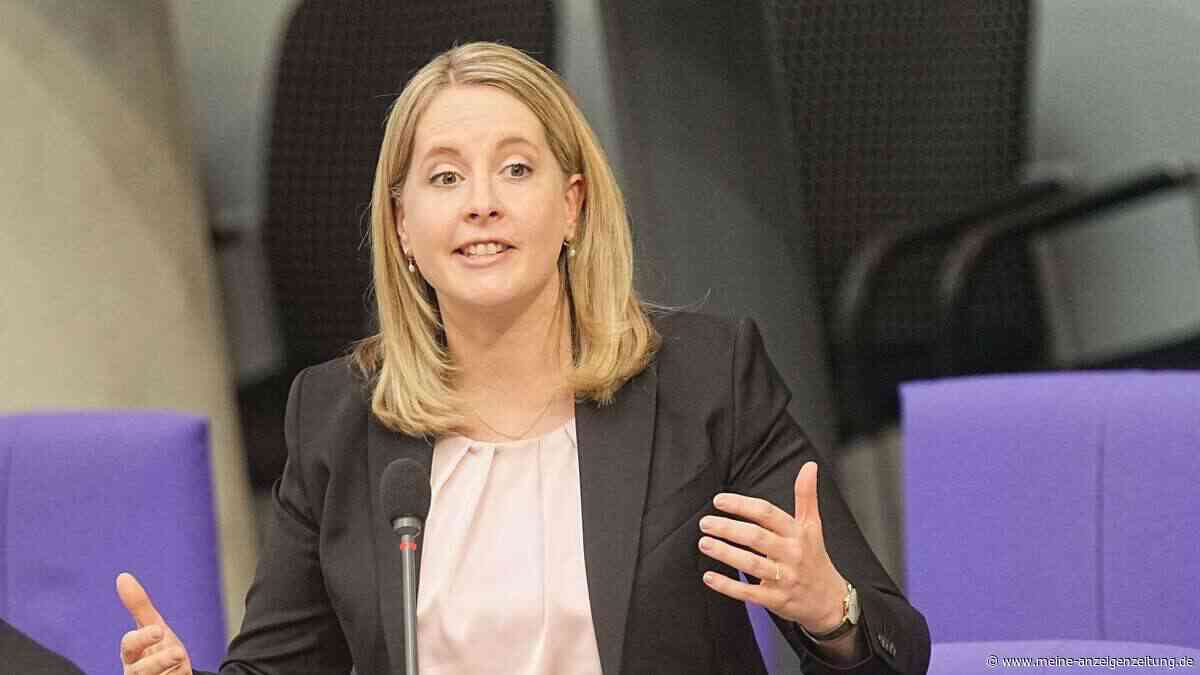 Hubertz will Baukosten senken: Anträge ab 2028 nur digital