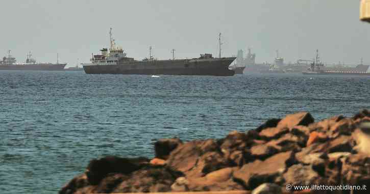 Ripresa lenta del traffico di petroliere attraverso Hormuz. I dubbi su sminamento e pedaggio: Teheran vuole il controllo