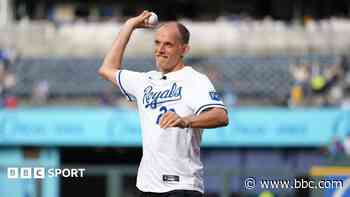 Tuchel throws first pitch as England enjoy downtime