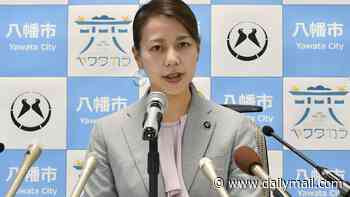 Japanese mayor sparks controversy... by taking maternity leave