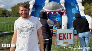 Funfairs face 'staggering losses' over signage row