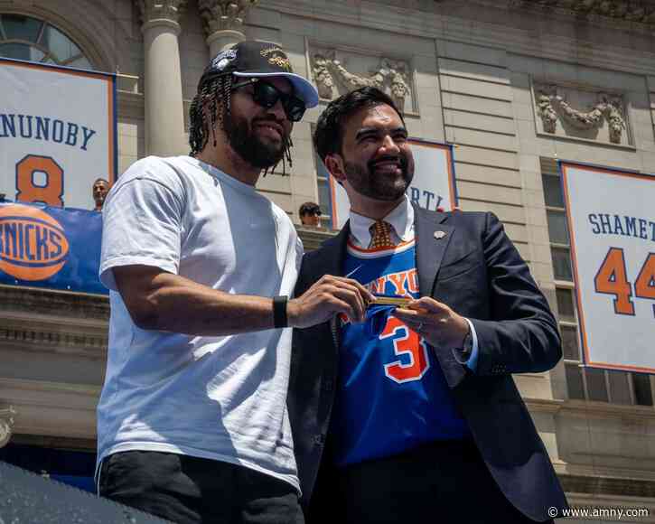 KNICKS PARADE: Mamdani gives Knicks keys to the city after historic championship run