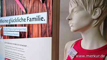 Wanderausstellung zu häuslicher Gewalt in der Stadtbibliothek