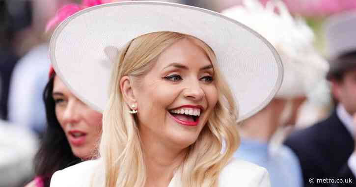 Holly Willoughby flashes cheeky phone message at Royal Ascot